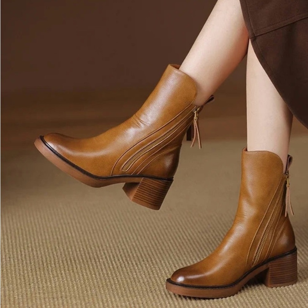 GRAZIA LEATHER ANKLE BOOTS - Picture 2 of 3